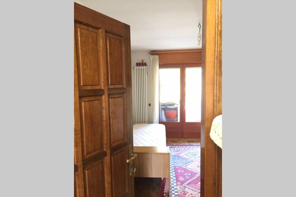 Appartamento Con Parcheggio Pubblico Sotto Casa Сент-Винсент Экстерьер фото