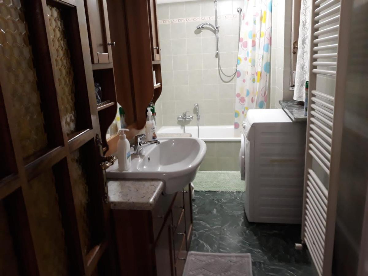 Appartamento Con Parcheggio Pubblico Sotto Casa Сент-Винсент Экстерьер фото